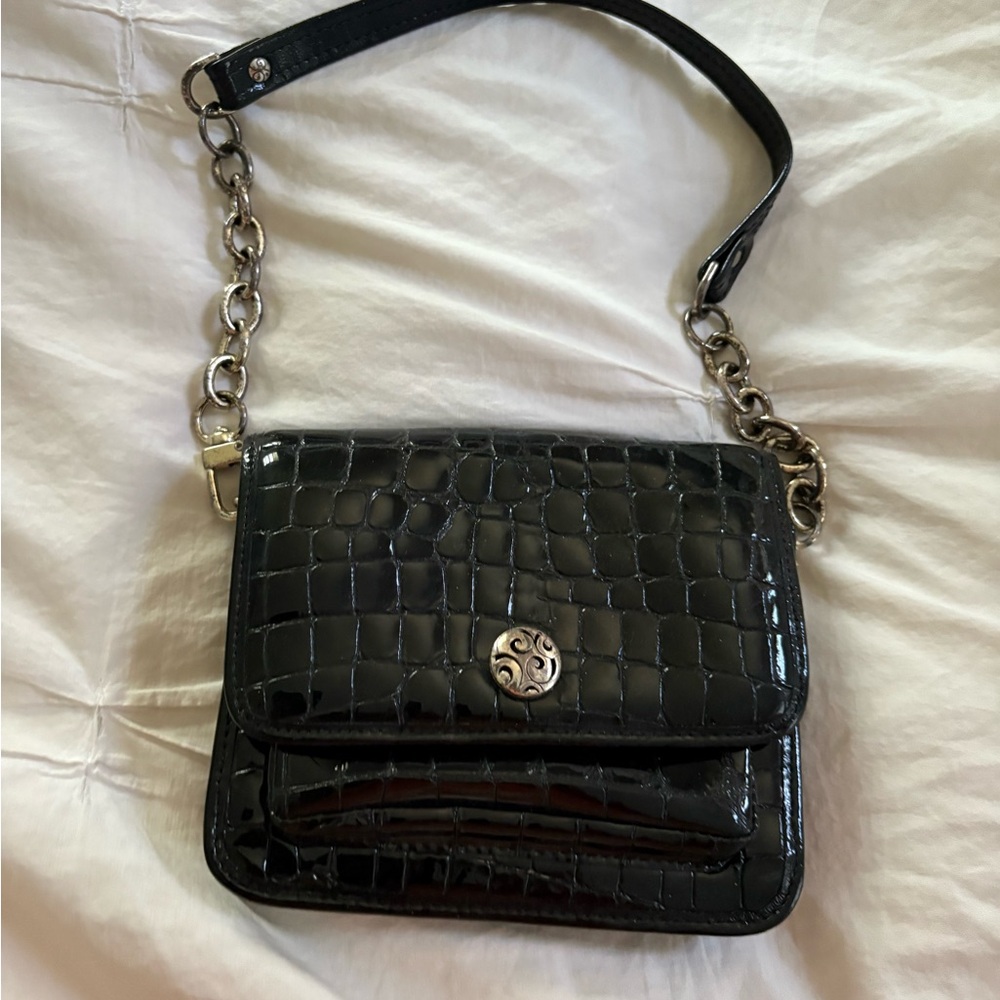 Elegant Black Croc-Embossed Shoulder Bag